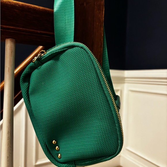 Anthropologie Handbags - Anthropologie Vibrant Green Crossbody Bag